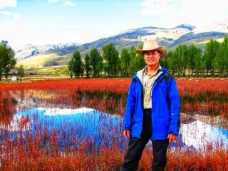 絕美高原稻城標誌景點：竟是球場大小、一年僅十幾天觀光期的草地