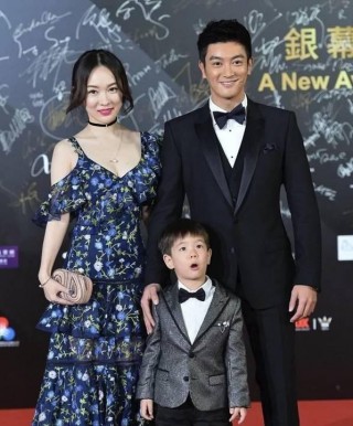 杜江霍思燕帶嗯哼參加澳門電影節，被網友批評靠孩子賺錢