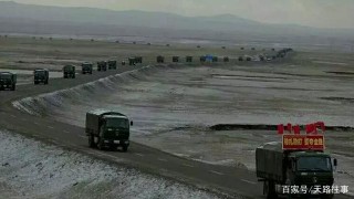 天路上走來一隊汽車兵