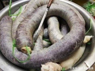 河南大哥街邊賣重口美食，5塊錢一碗，一天賣出200份，收入過千元