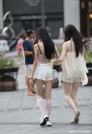 秋季穿衣不發愁，今年流行時尚短褲的清爽穿搭，優雅時髦才最應季