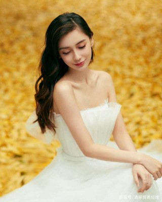 潮流時尚：女神angelababy，告別斑斕的深秋，迎接初冬的浪漫！