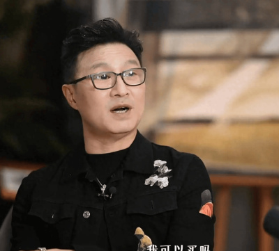 汪峰談拒幫女兒購買奢侈品：1萬和10塊的筆寫的字一樣_衣服_店鋪_父親