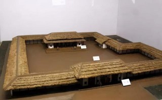 易中天說中華3700年歷史，就是“欲亡其國，先亡其史”？
