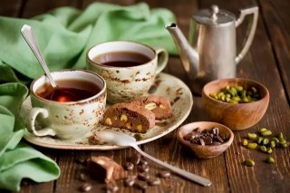 茶、茶文化源自於，那麼英國的茶好還是的茶好？