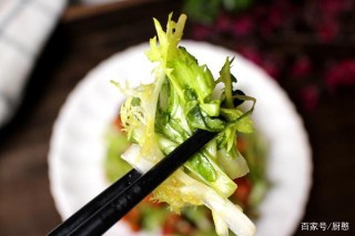 它是天然“下火菜”，5元1斤，孩子上火爛嘴吃它，比吃藥管用