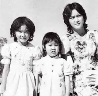“性感女神”溫碧霞：貧民窟長大，14歲混社會，17歲成“豔星”