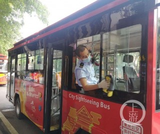 國慶中秋來即將來臨：重慶乘坐觀光巴士遊客增多，隨身錢物需多注意