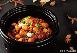 肥腸燒墨魚、涼拌魚皮、香炸素菜丸子