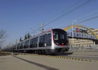 我國最長的跨海地鐵線路，擁有最深的地鐵海底隧道，深達88米