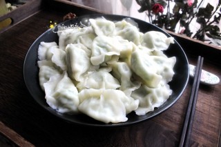 包餃子韭菜芹菜靠邊站，這菜清爽好吃不油膩，連吃30個，真過癮