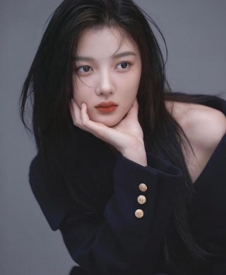 韓國女星金裕貞，長相不算精致卻美麗大方