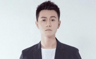 她將弟弟帶入娛樂圈，結果自己不溫不火，弟弟卻大紅大紫！