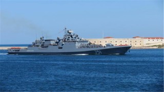 好了傷疤忘了疼？清晨6時17分，美俄我艦奉命撞擊你艦再次上演！