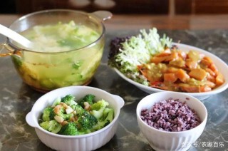 孩子不在家，老兩口的晚餐走紅朋友圈，網友：最好的美食要用心做