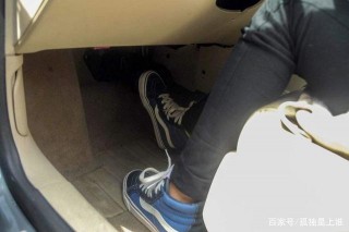 汽車打火時到底要不要踩離合？維修工：車子都快報廢了還不改