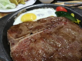 同樣是牛肉，為什麼普通牛肉不能煎牛排，外國的牛肉就可以？