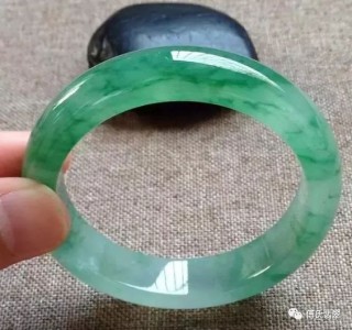 翡翠中有這樣一小條金絲，價格能在翻幾個倍！