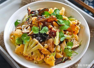 涼拌美食：涼拌花菜來咯！清爽可口，酸甜不膩，家中常備哦