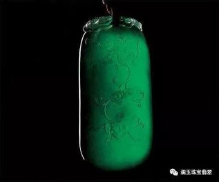 大媽給自己的翡翠算個命，嚇得扔了，來看看你的翡翠是什麼面相？