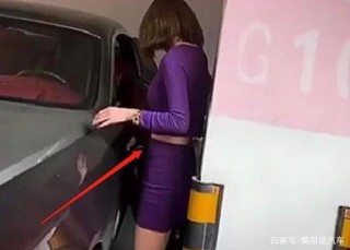 600萬勞斯萊斯“尬停”，女車主身材曼妙，下車姿勢太美