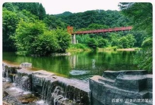 夏季徒步旅遊好地方，環境優越，有天然氧吧美稱的籃子溝景區
