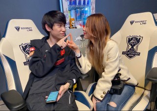 糖小幽都酸了？Doinb打包美食去和阿P玩耍，一條魚就要888元