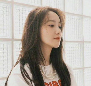 林允兒教你減齡穿搭，十年如一日的少女感，你也可以擁有
