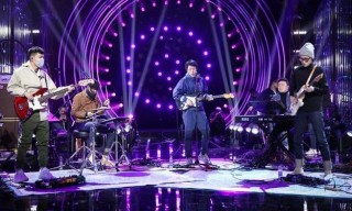 《歌手》競爭激烈，蘇打綠主唱吳青峰，再登QQ音樂人氣金曲榜首！