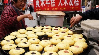 在西安發現一個“百姓版”美食村，地鐵直達，旁邊還有靜謐古寺