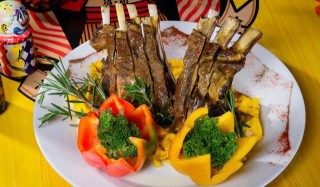 美食家的天堂，啤酒加小龍蝦最配，波哥大美食之旅