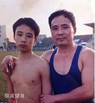 讓人羨慕的父子健身，你會帶自己的父母一起去健身嗎？