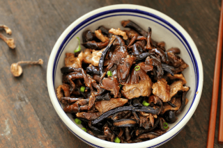 養生：吃榛蘑的好處_維生素_成分_食用