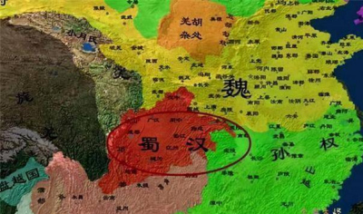 即使曹操在赤壁之戰中戰死，劉備或者孫權也不會成為一統天下的人