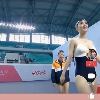 顏值與身材兼備的可愛女孩