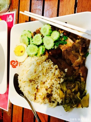 清邁夜市尼吃不完的美食，烤肉大串驚訝你的眼神