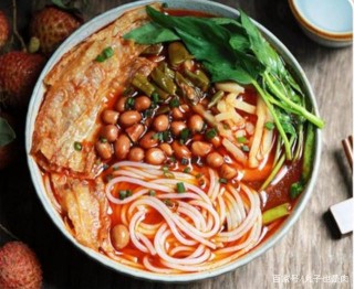 王鷗分享家鄉美食，這碗“每次回來都要吃”的米粉，名字很特別