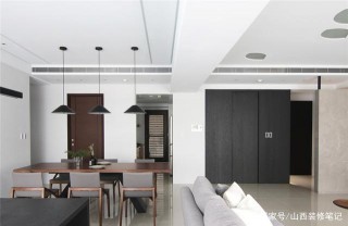 經典黑白搭配原木色，大氣溫暖，適合城市精英女性的