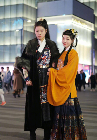 街拍漢服有多美？時尚和古典的結合，路人都看呆了