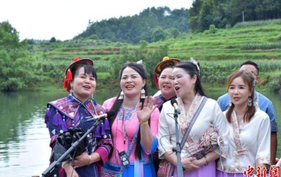 貴州荔波：千名布依族同胞踏歌龍江歡慶“六月六”_柏祥意_姑媽_遊客