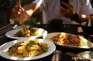 美食旅遊是古往今來文人都很喜歡的，而且留下了不少傳世的佳作