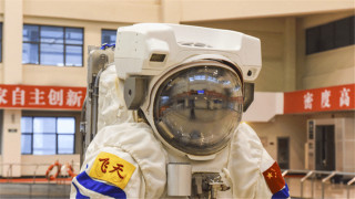 空間站再獲新突破！宇航員7小時太空行走，結局與美截然相反