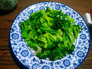 這才是西蘭花最正確炒法，不變黑不會碎，一口一個，鮮嫩又爽口！