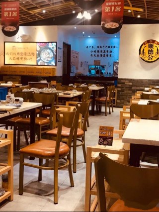 深圳這家老店早已名聲在外，豬肚雞做的是一絕，猜到了吧？