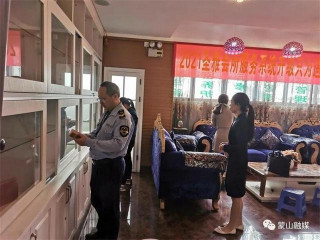 蒙山縣市場監管局開展美容美發機構配制和使用非法化妝品執法檢查專項行動