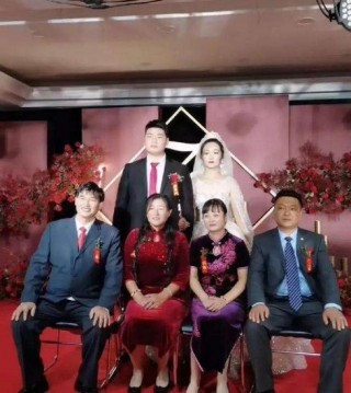 《星光大道》爆紅年入百萬，後自我膨脹，被導演大罵滾出娛樂圈