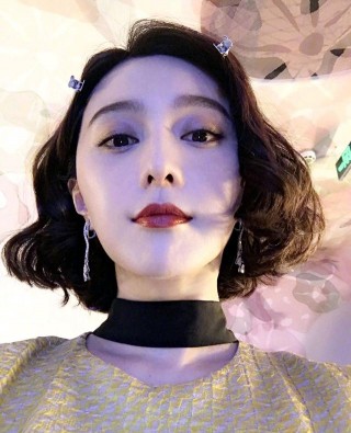 範冰冰高調現身華鼎獎，強勢回歸娛樂圈！
