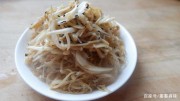 涼拌小菜來一碟吧，—涼拌粉絲金針菇