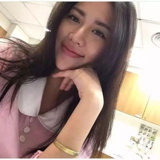 台灣省23歲女護士，身材火辣卻被噴太色？網友：想去打針