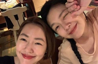 小S女兒又好看了！曬照為姨媽慶生大S正臉被P，姐妹倆高顏值搶鏡